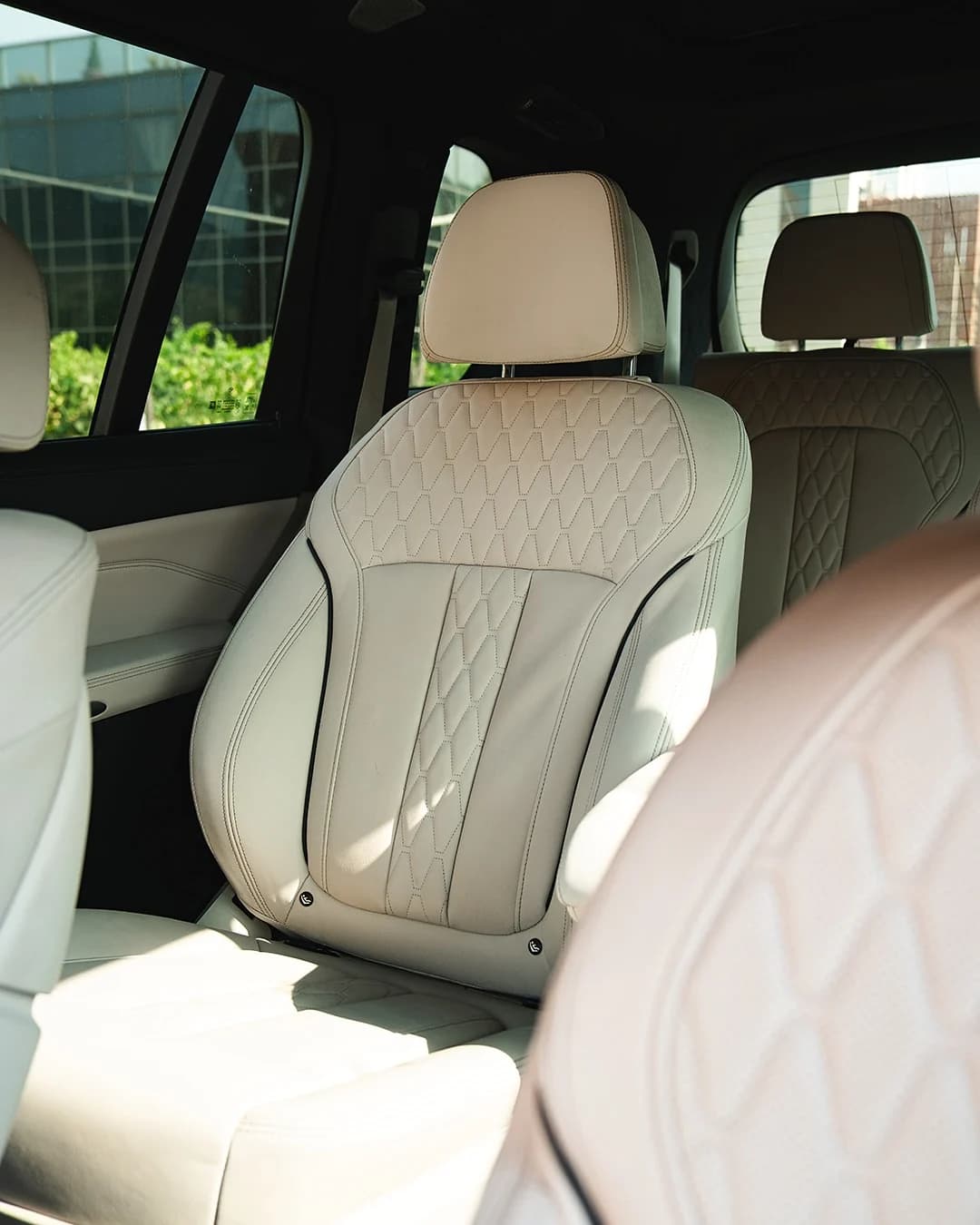 BMW X7 M60i 2025 — rent in Georgia | Autohub