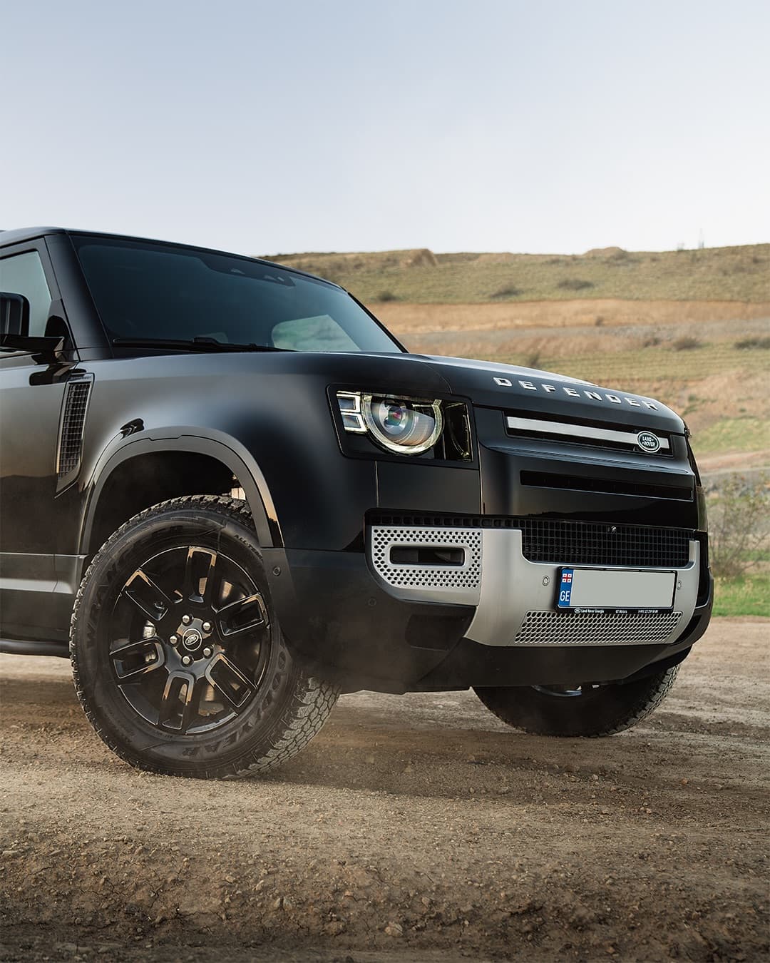 Land Rover Defender 2025
