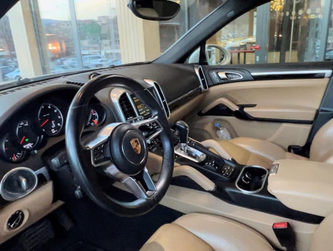 Porsche Cayenne 2016